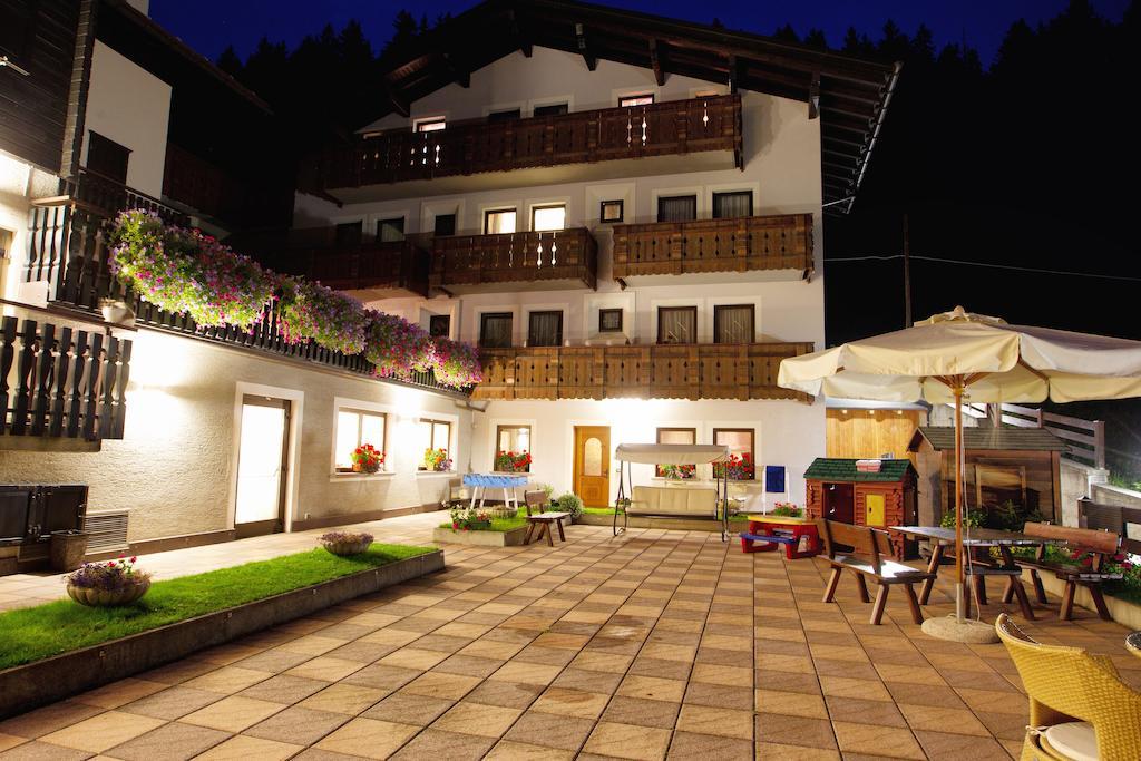 Hotel Cardo Isolaccia Exterior foto